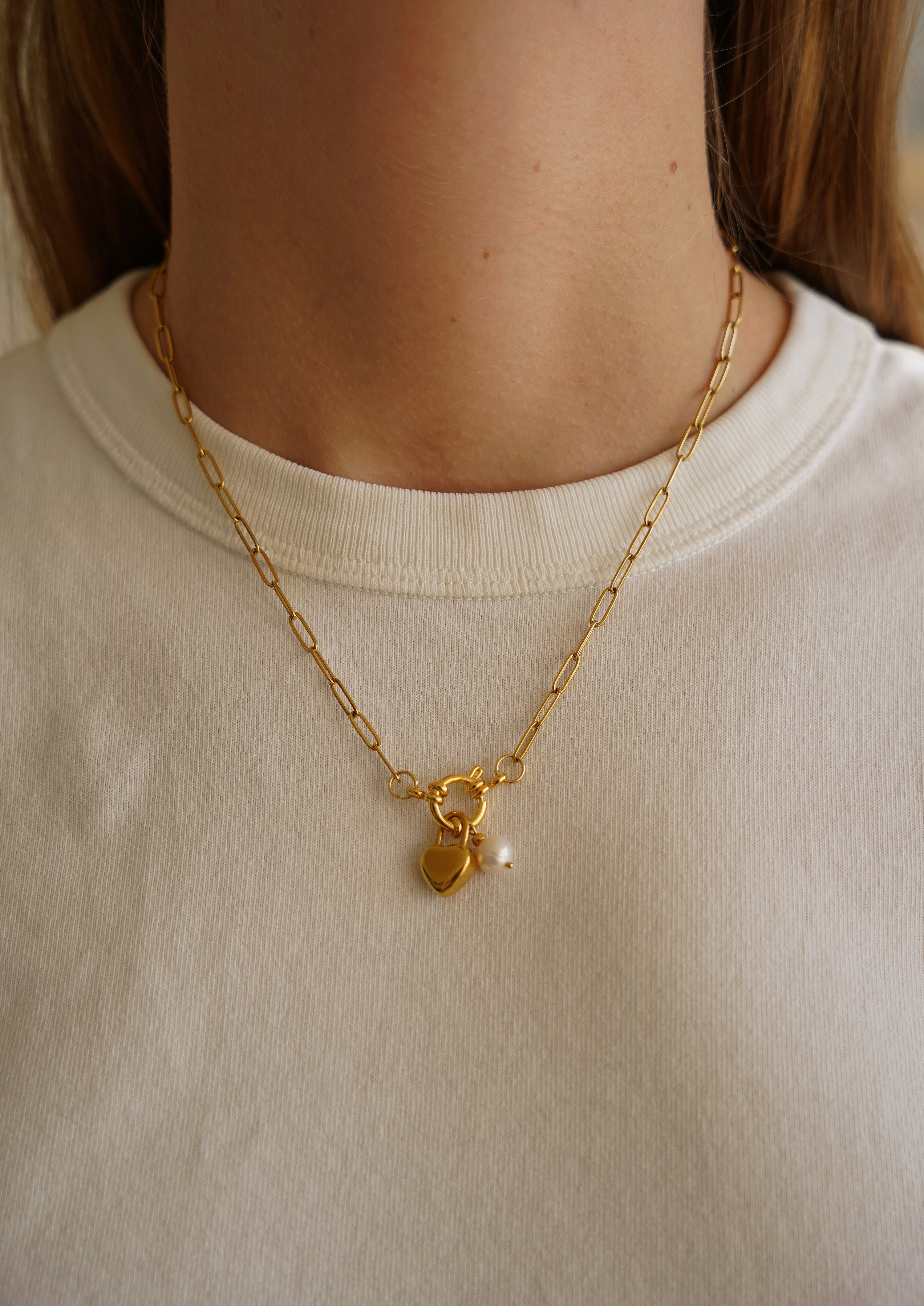 Chain heart necklace